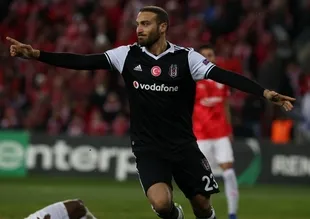 UEFA Avrupa Ligi'nde haftanın oyuncusu Cenk Tosun