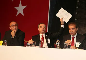 Galatasaray'da sahte imza depremi!