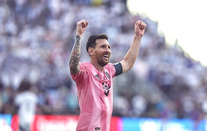 Lionel Messi için 21 metrelik dev heykel!