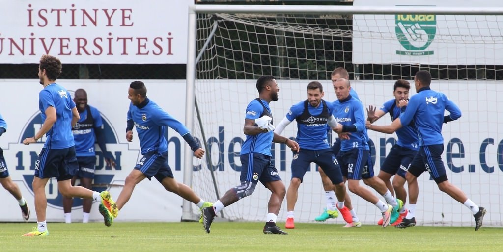 Robin van Persie herkesi şaşırttı!