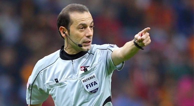 Düdük astıran hakem hataları