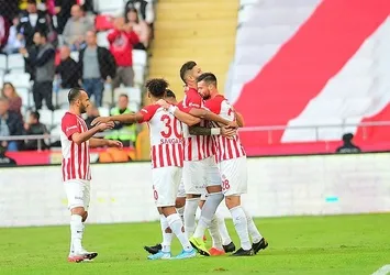 Antalya’da 3 puan aşkına