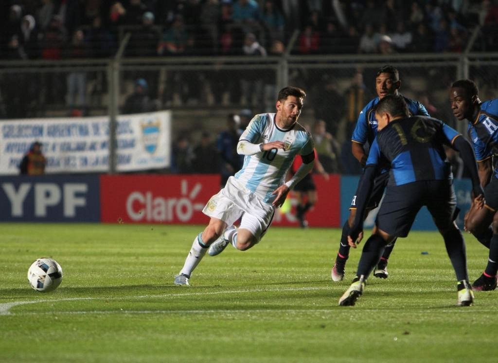 Messi milli maçta sakatlandı