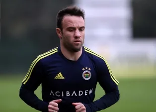 Valbuena, Fenerbahçe'yi kafada bitirdi!