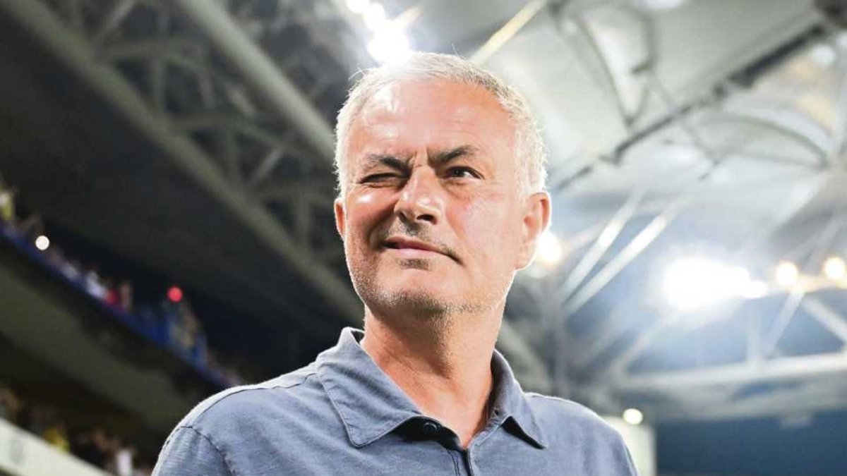 TRANSFER HABERİ: Fenerbahçe'den Paris çıkarması! Hedefte 3 isim TRANSFER HABERİ: Fenerbahçe'den Paris çıkarması! Hedefte 3 isim