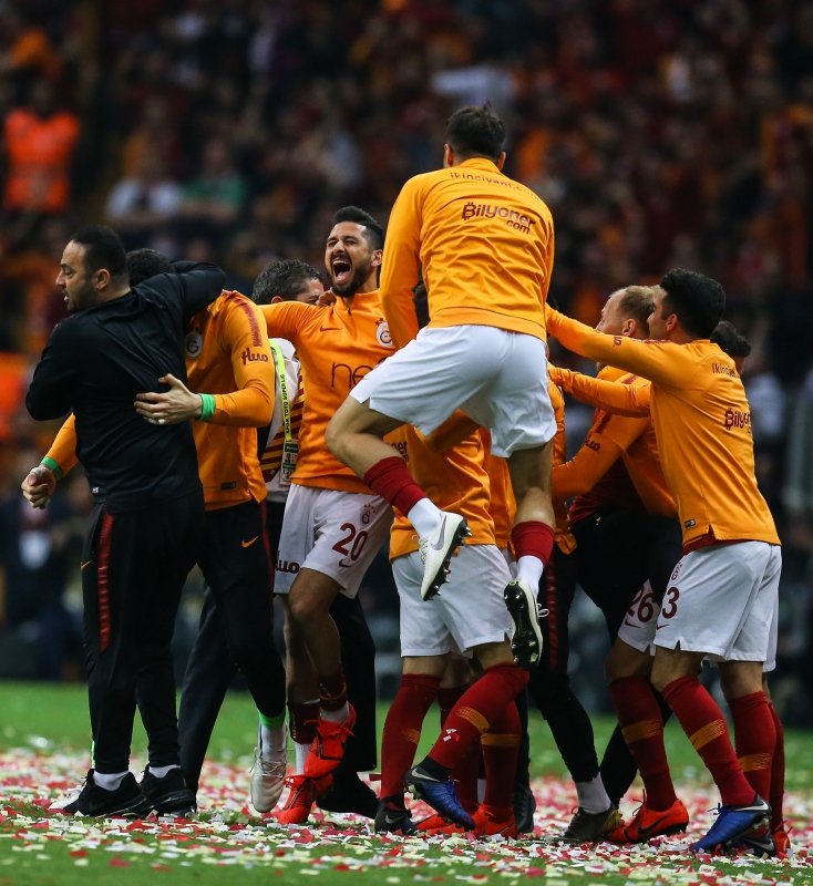 Galatasaray’dan Beşiktaş maçı sonrası ’şampiyonluk’ kutlaması! İşte o görüntüler