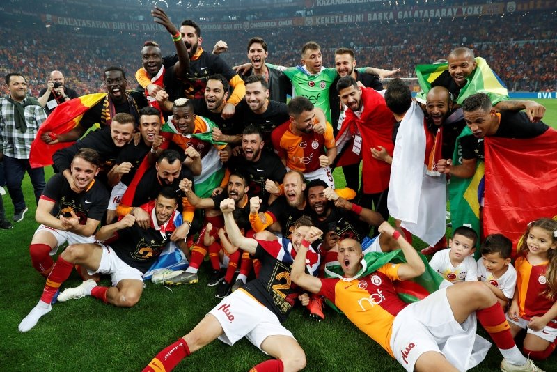 Galatasaray şampiyonluğu böyle kutladı! İşte görüntüler