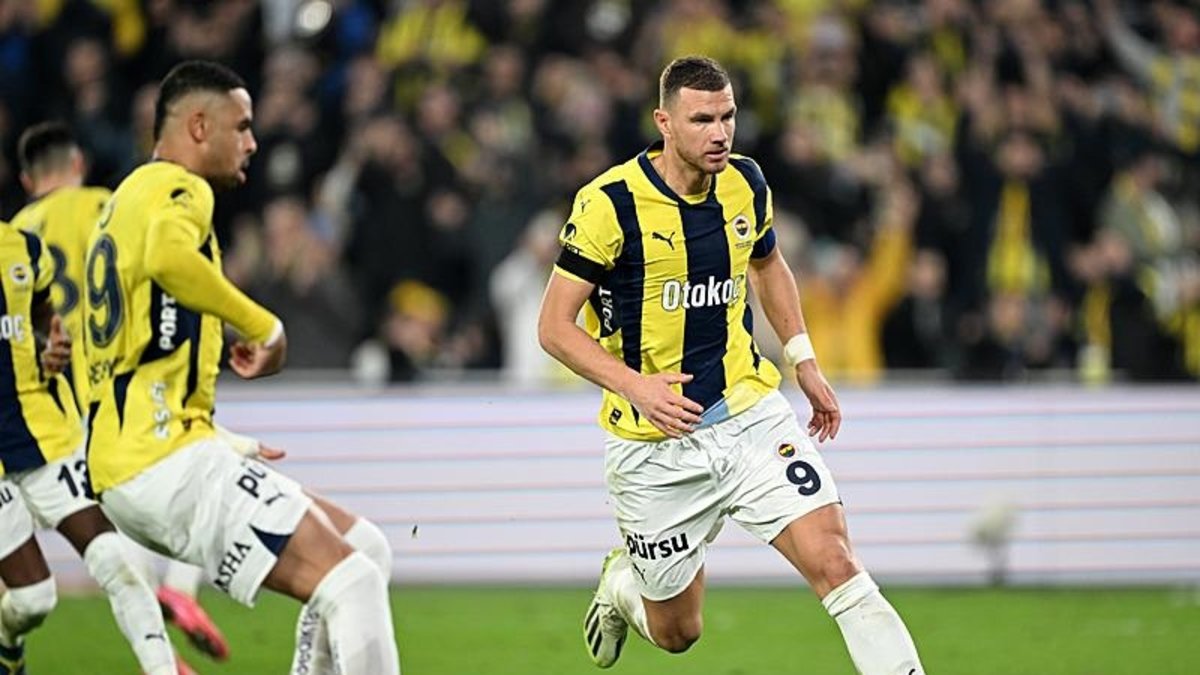 Fenerbahçe'de devam edecek mi? Flaş Edin Dzeko kararı Fenerbahçe'de devam edecek mi? Flaş Edin Dzeko kararı