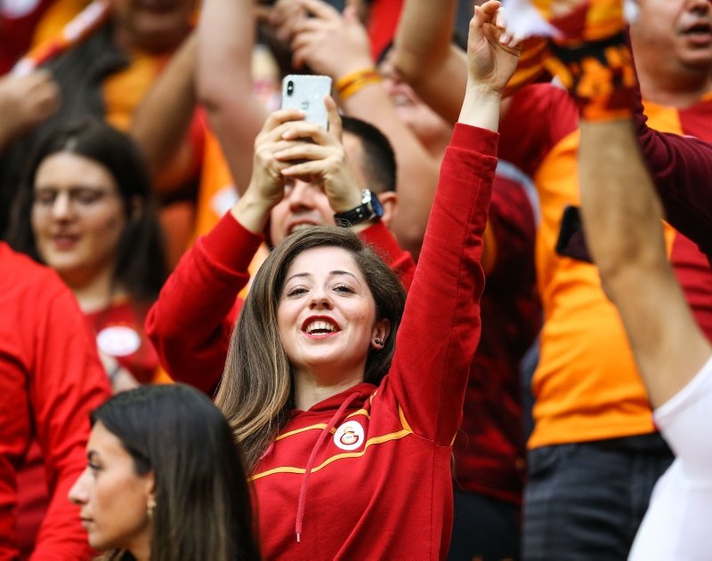 Galatasaray’dan Beşiktaş maçı sonrası ’şampiyonluk’ kutlaması! İşte o görüntüler