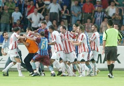 Düdük astıran hakem hataları