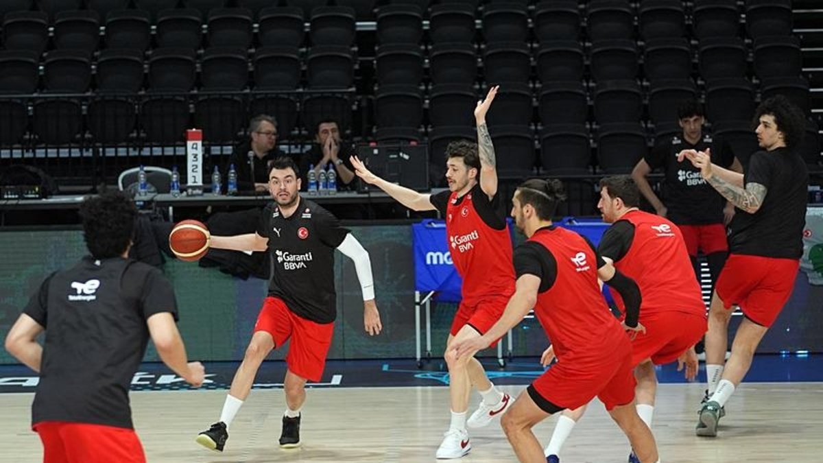 A Milli Erkek Basketbol Takımı'nın dünya sıralamasındaki yeri belli oldu! A Milli Erkek Basketbol Takımı'nın dünya sıralamasındaki yeri belli oldu!