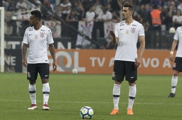 Fenerbahçe’ye sürpriz sol bek!