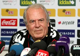 Mustafa Denizli resmi imzayı attı