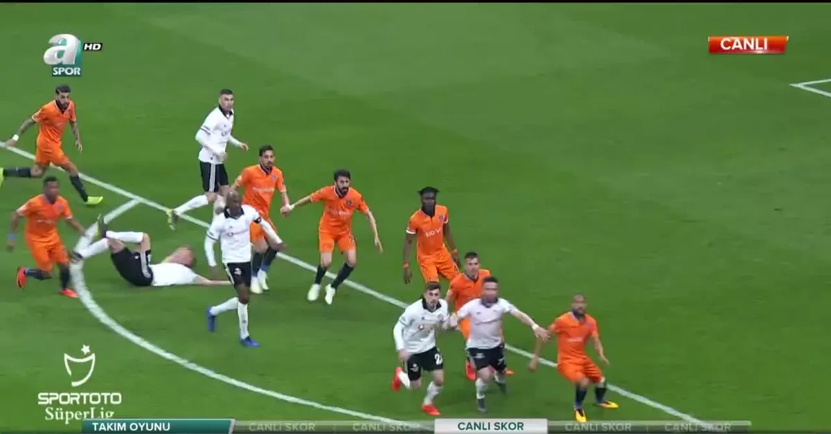 Toroğlu'ndan flaş yorum: "Net faul"