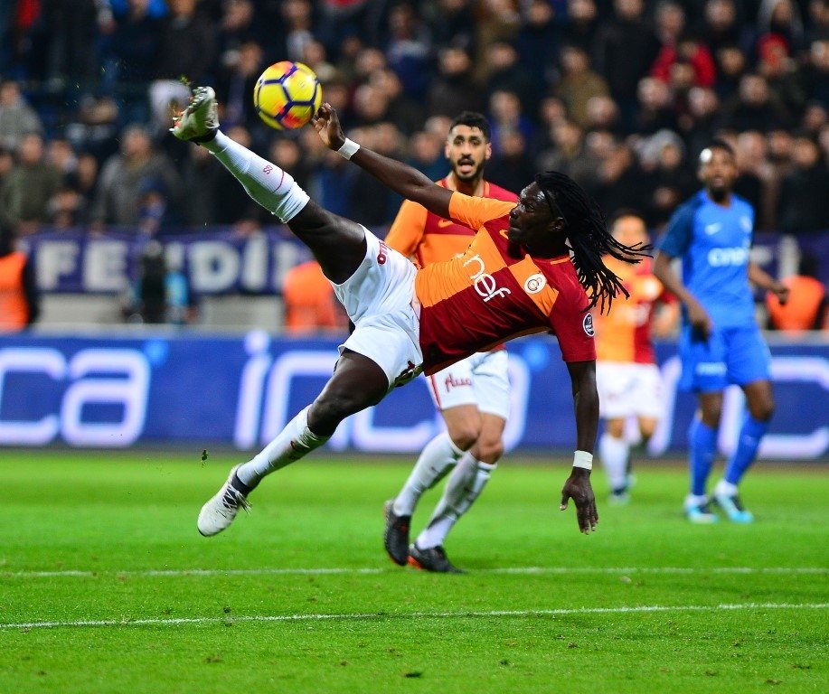 Galatasaray liderliği Kasımpaşa’da bıraktı