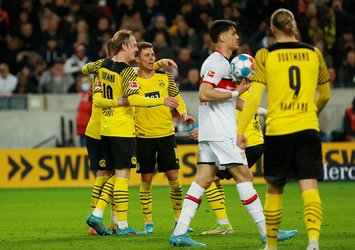 Dortmund 2 attı 3 aldı!