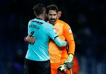 Manchester City, Carson ile anlaştı