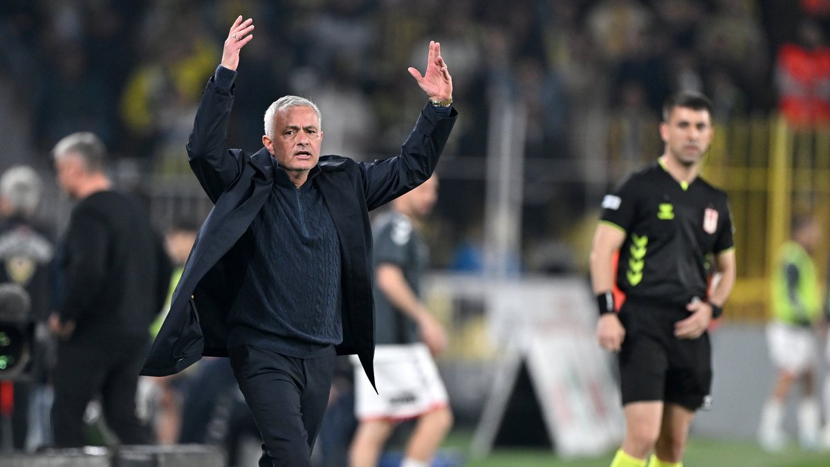 FENERBAHÇE HABERİ: Mourinho'dan olay Saint-Maximin sözleri! FENERBAHÇE HABERİ: Mourinho'dan olay Saint-Maximin sözleri!