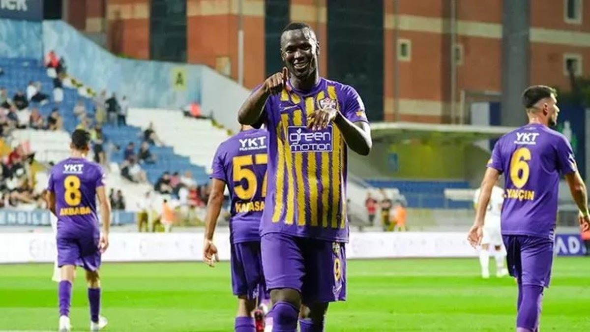 Mame Thiam Fenerbahçe'nin transferini açıkladı! Mame Thiam Fenerbahçe'nin transferini açıkladı!
