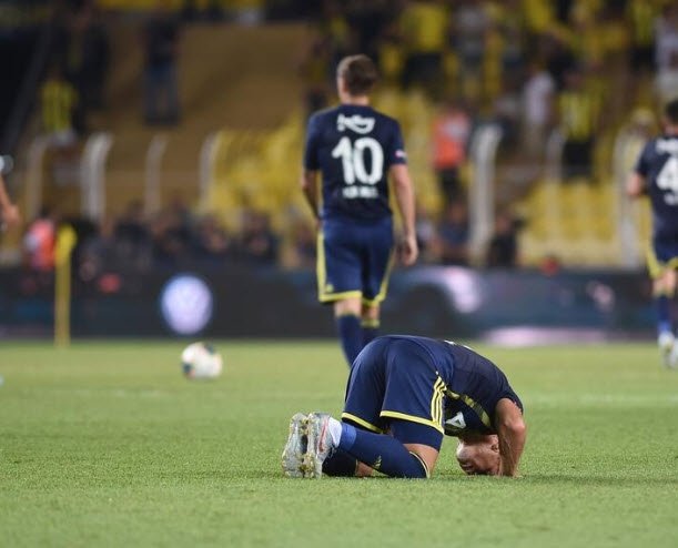Fenerbahçe-Cagliari maçında dikkat çeken detay! Görenler dönüp bir daha baktı