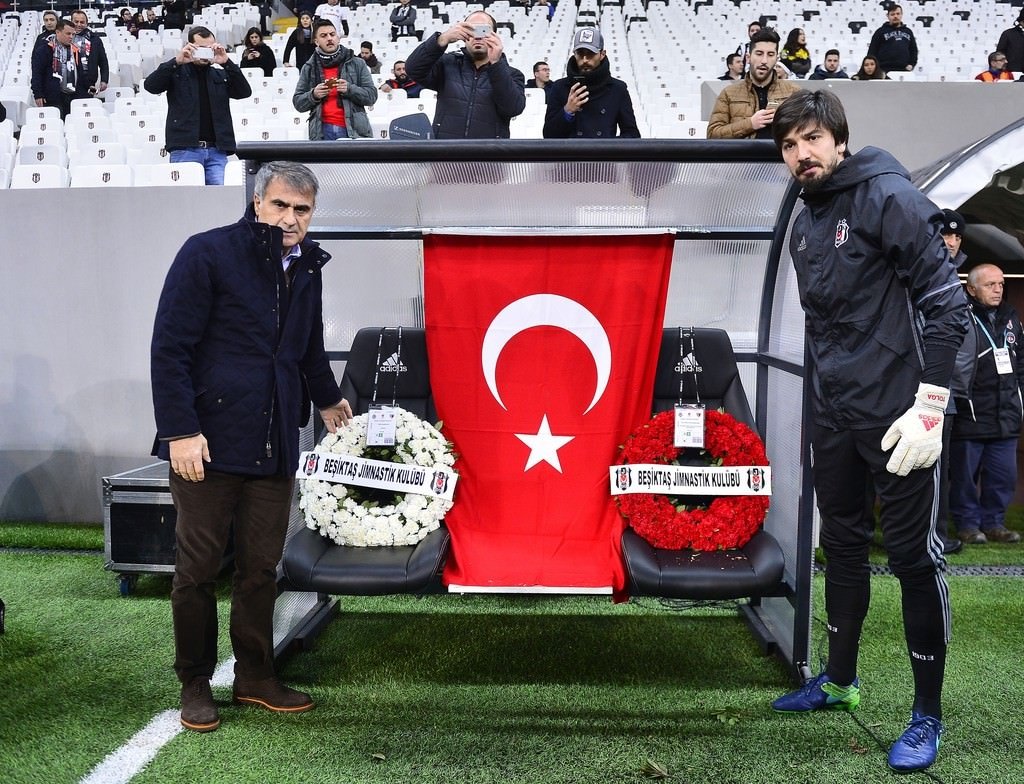 Vodafone Arena’da herkes kol kola