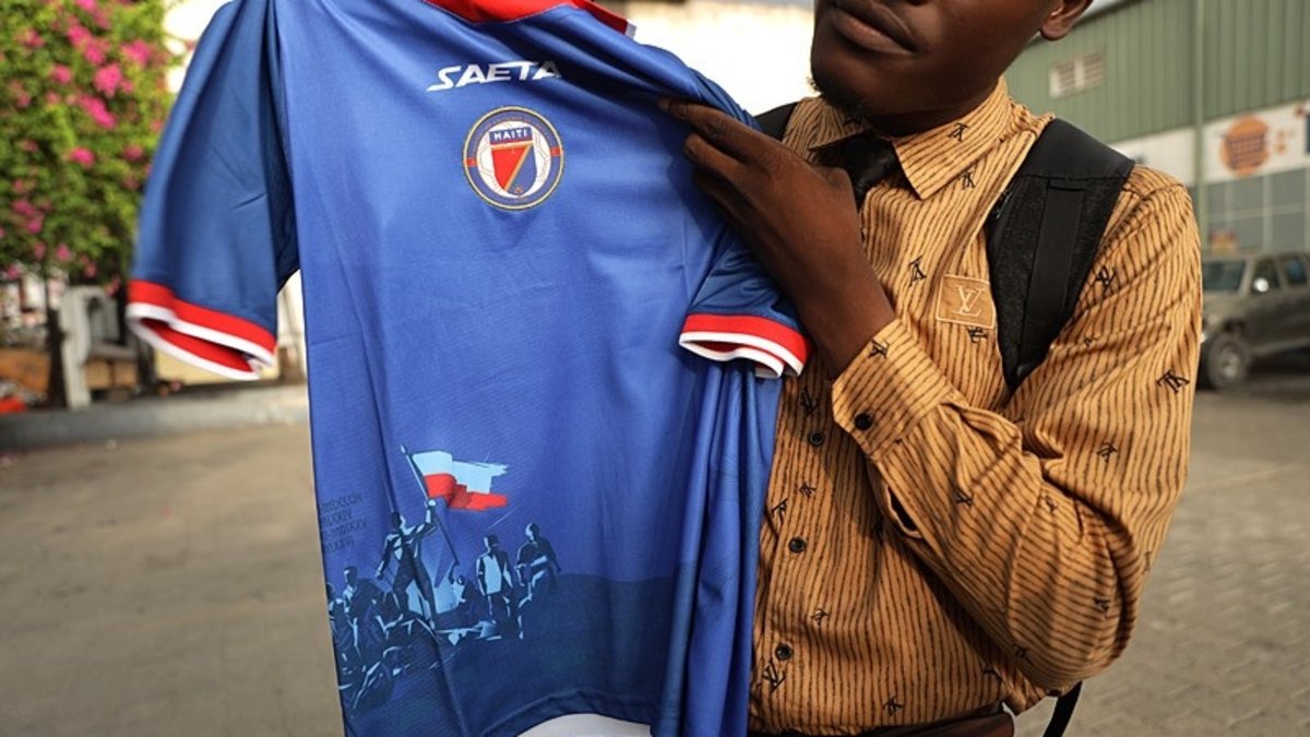 FIFA "siyasi" buldu, Haiti forma tasarımını değiştirdi
