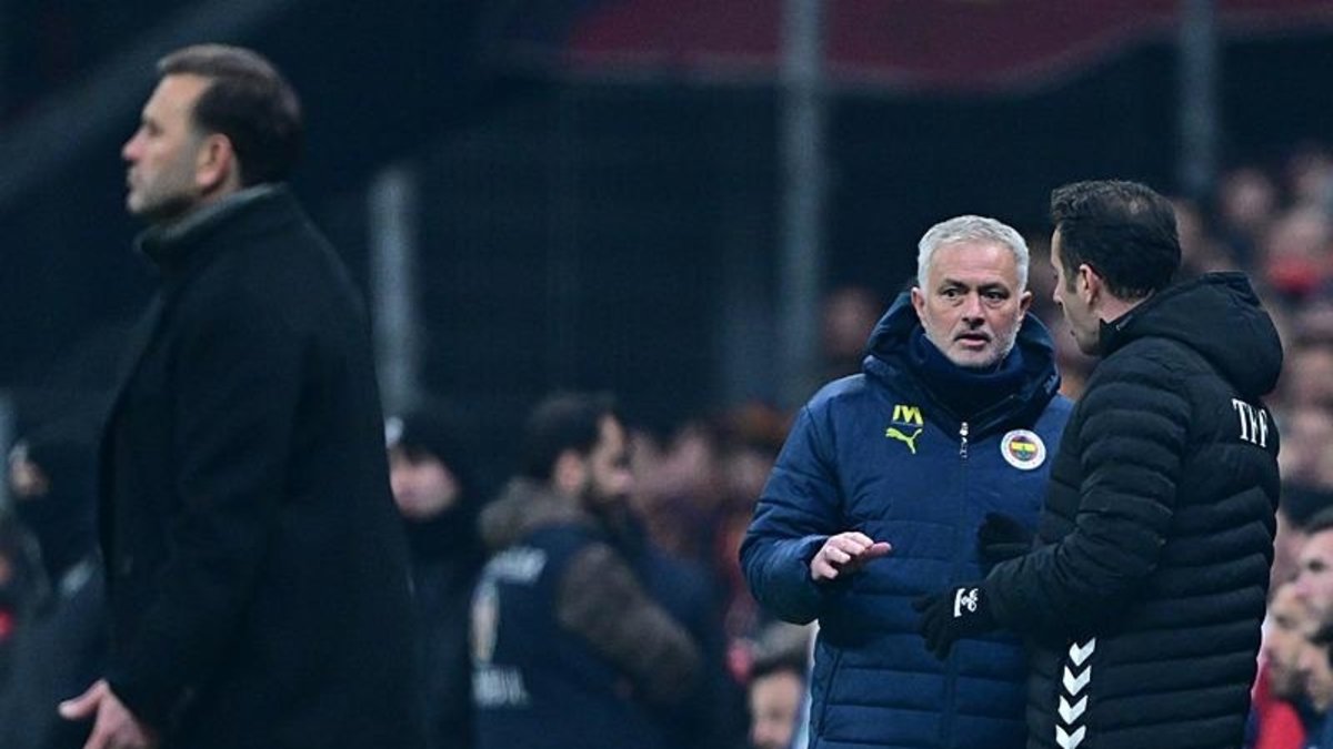 Galatasaray'dan Jose Mourinho hamlesi! TFF'ye resmi başvuru Galatasaray'dan Jose Mourinho hamlesi! TFF'ye resmi başvuru