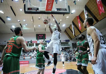 Beşiktaş farklı kazandı