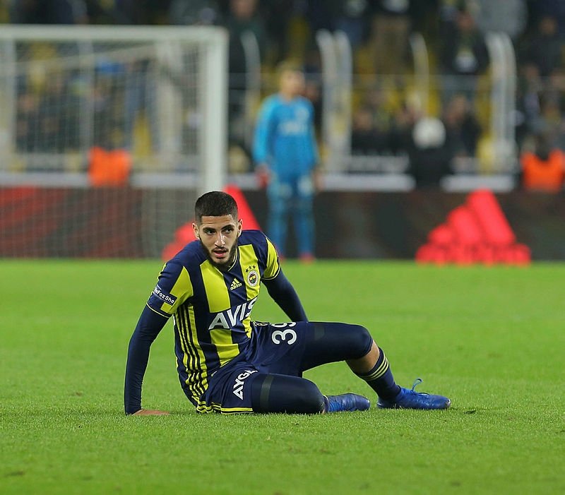 Fenerbahçe sağ bekini Romanya’da buldu