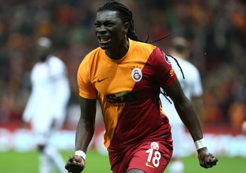 Gomis Sneijder'i yakaladı! Sıradaki hedef...