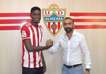 Valentine Ozornwafor resmen Almeria'da