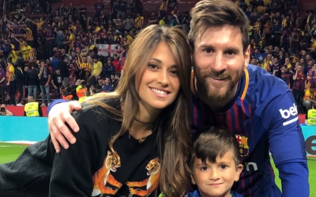 Onu görenler gözlerine inanamadı Futbolcuların eşleri ve sevgilileri