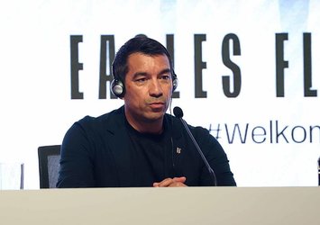 Bronckhorst o isimde ısrarcı!
