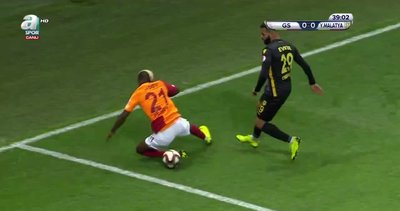 Galatasaraylı futbolculardan penaltı itirazları!