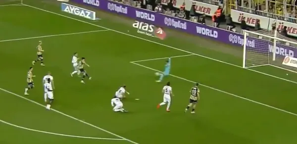Fenerbahçe - Ankaragücü maçında Arda Güler'den müthiş hareketler! Alex de Souza'yı hatırlattı - 4