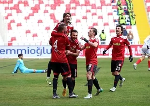 Sivasspor, Göztepe'yi 3 golle geçti!