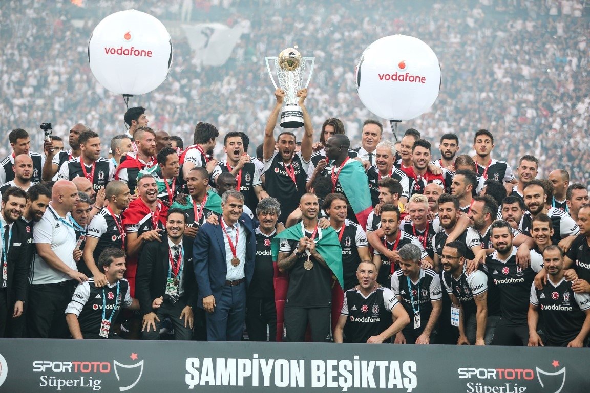 Beşiktaş, şampiyonluk kupasını aldı