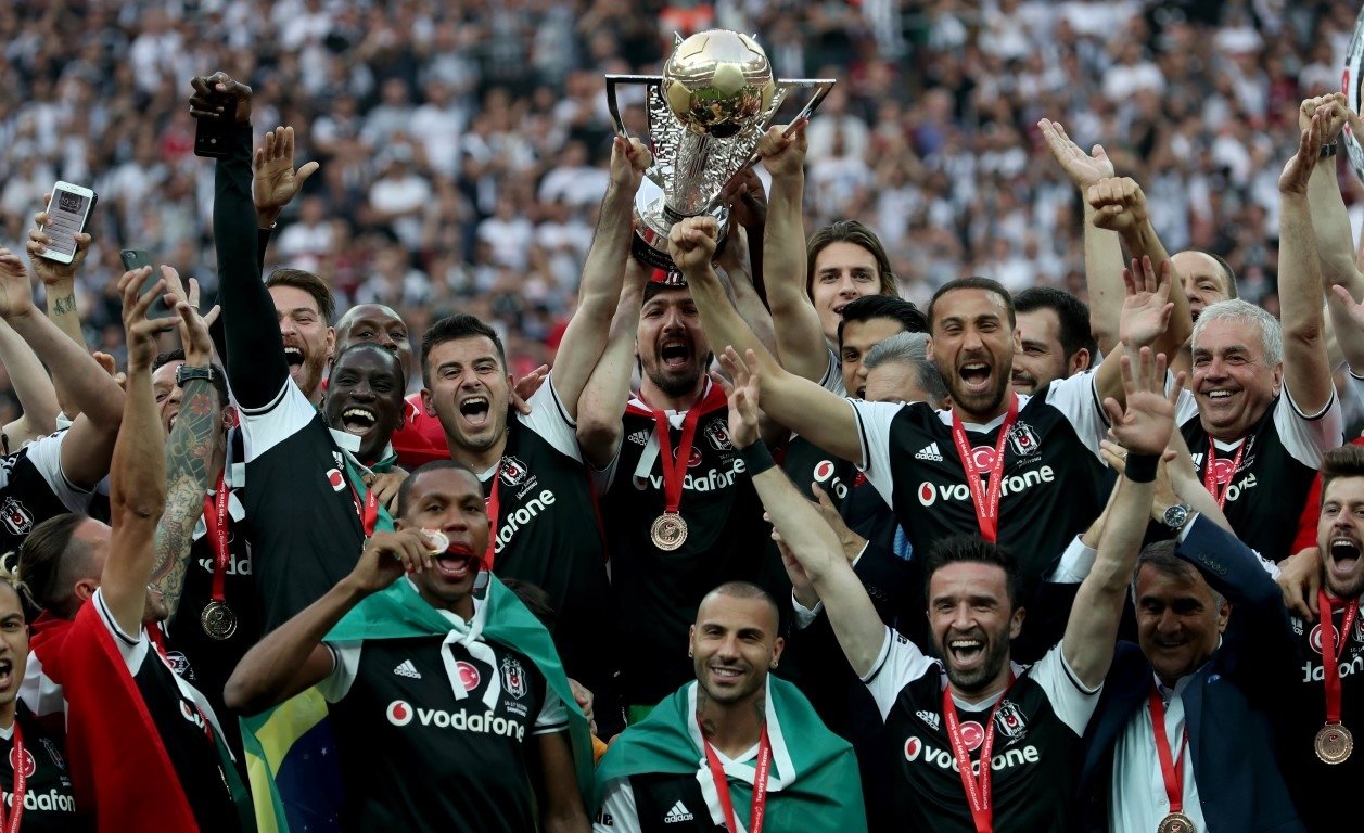 Beşiktaş, şampiyonluk kupasını aldı