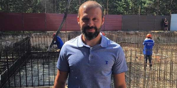 Gökdeniz Karadeniz Rusya’da cami yaptırıyor!