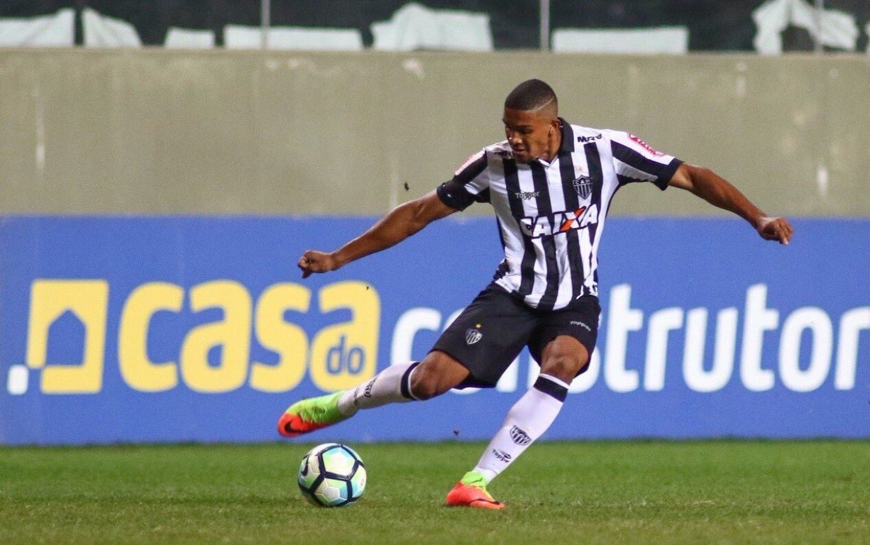 Fenerbahçe’ye 21’lik stoper