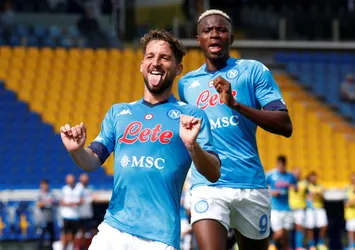 Napoli yıldızlarıyla kazandı