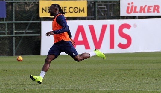 Victor Moses ilk antrenmanına çıktı!