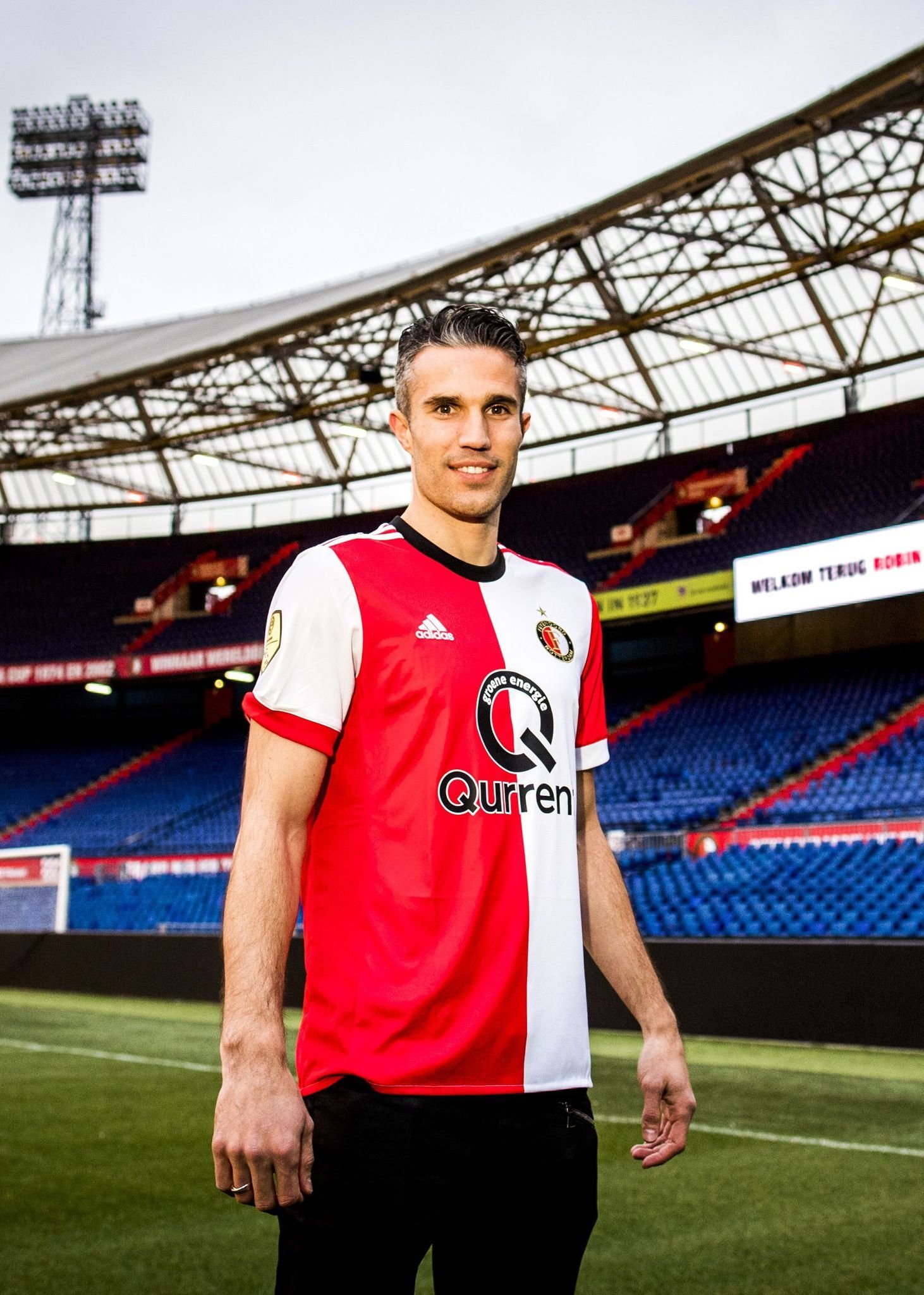 Feyenoord’ta van Persie depremi!