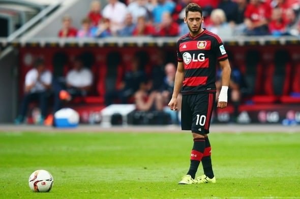 Hakan Çalhanoğlu dünya devine transferini açıkladı!
