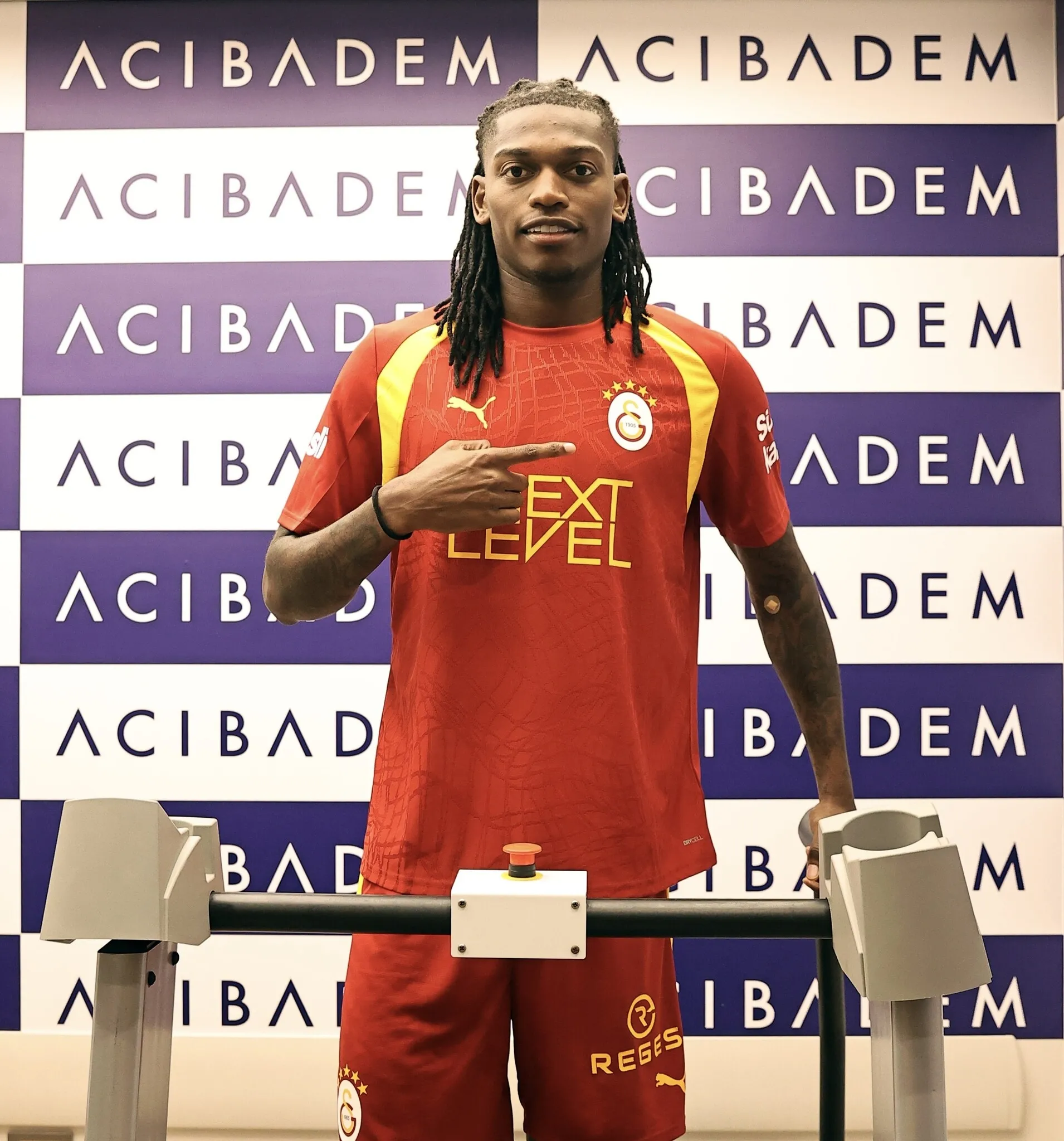Rafael Leao Sağlık Kontrolünden Geçti