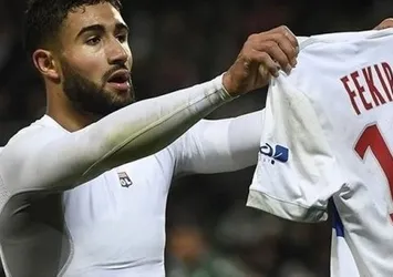 Lyon taraftarı Fekir'e sahip çıktı