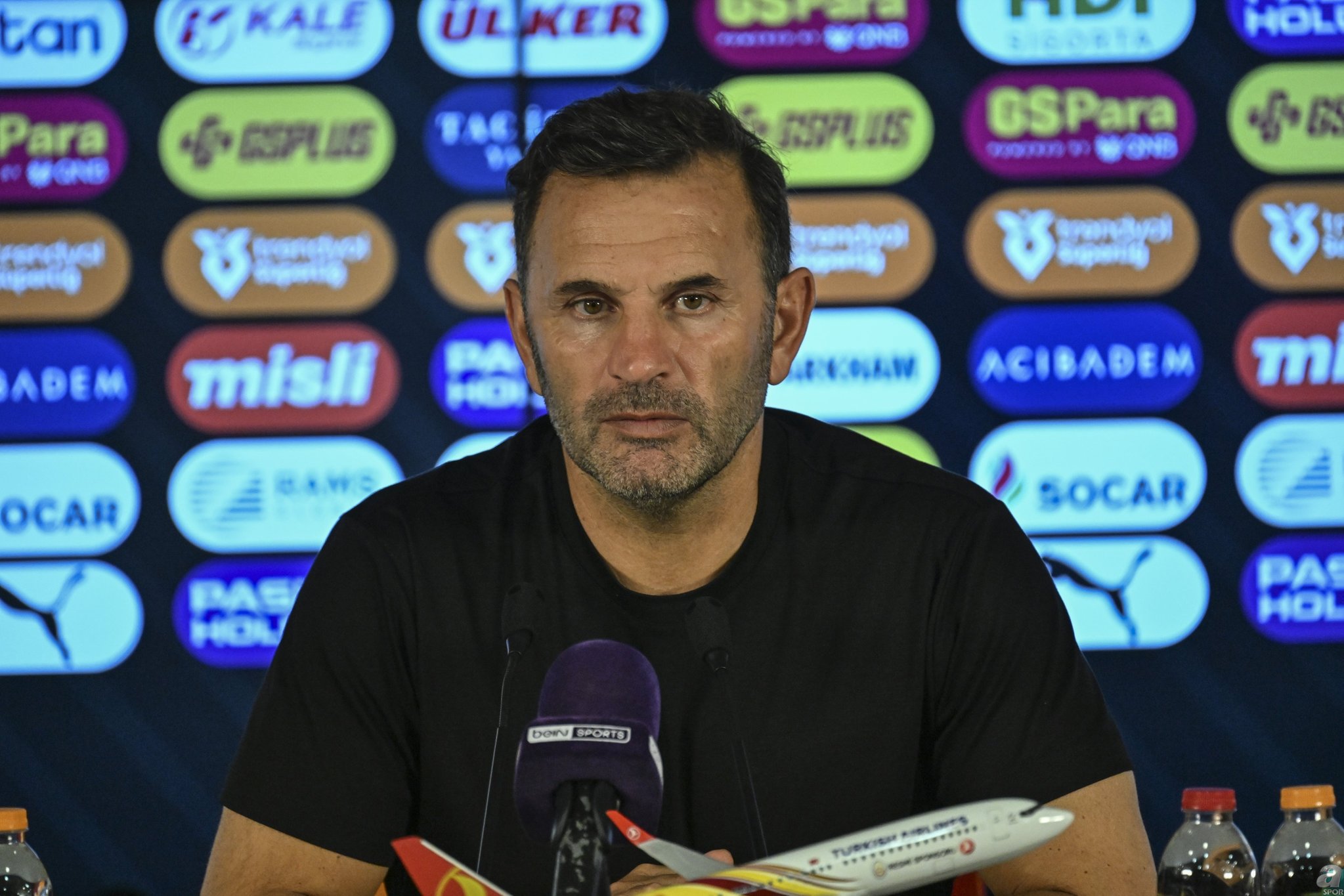 Galatasaray’da Okan Buruk’a zam! Oyuncusuyla aynı maaşı alacak