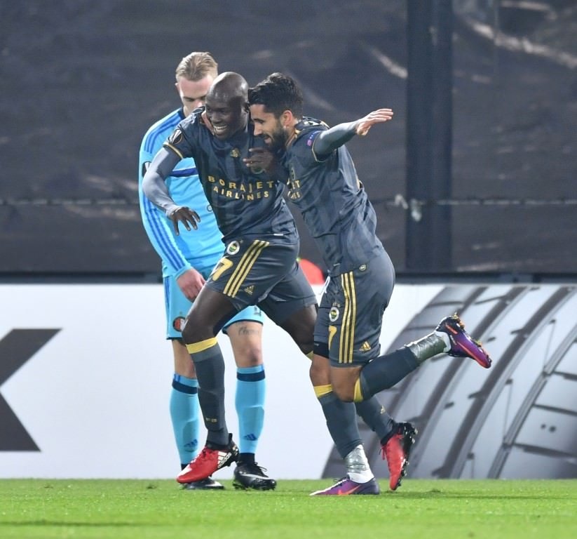 Feyenoord - Fenerbahçe mücadelesinden kareler