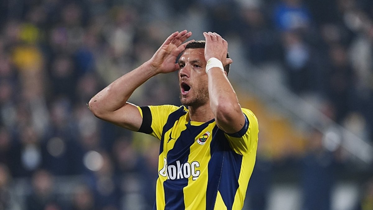 Fenerbahçe'de Edin Dzeko şoku! O maçlarda sahada olmayacak Fenerbahçe'de Edin Dzeko şoku! O maçlarda sahada olmayacak