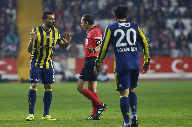 Fenerbahçe, Mehmet Topal ile yolları ayırıyor